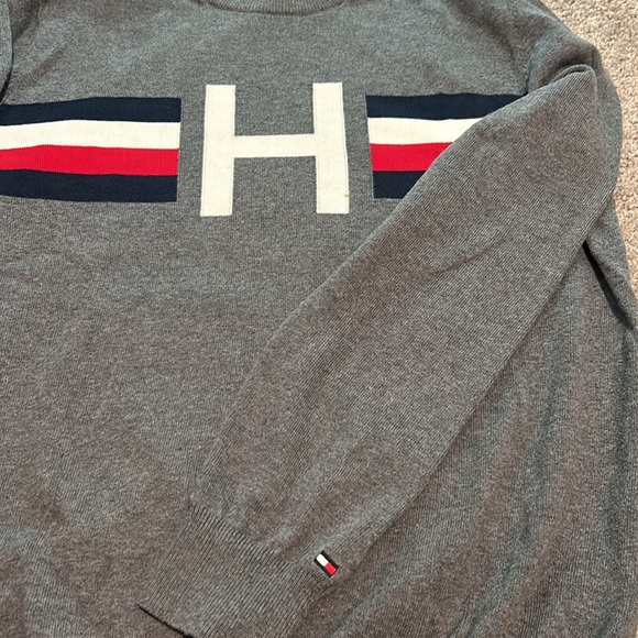 Men’s Tommy Hilfiger Sweater - Picture 2 of 3